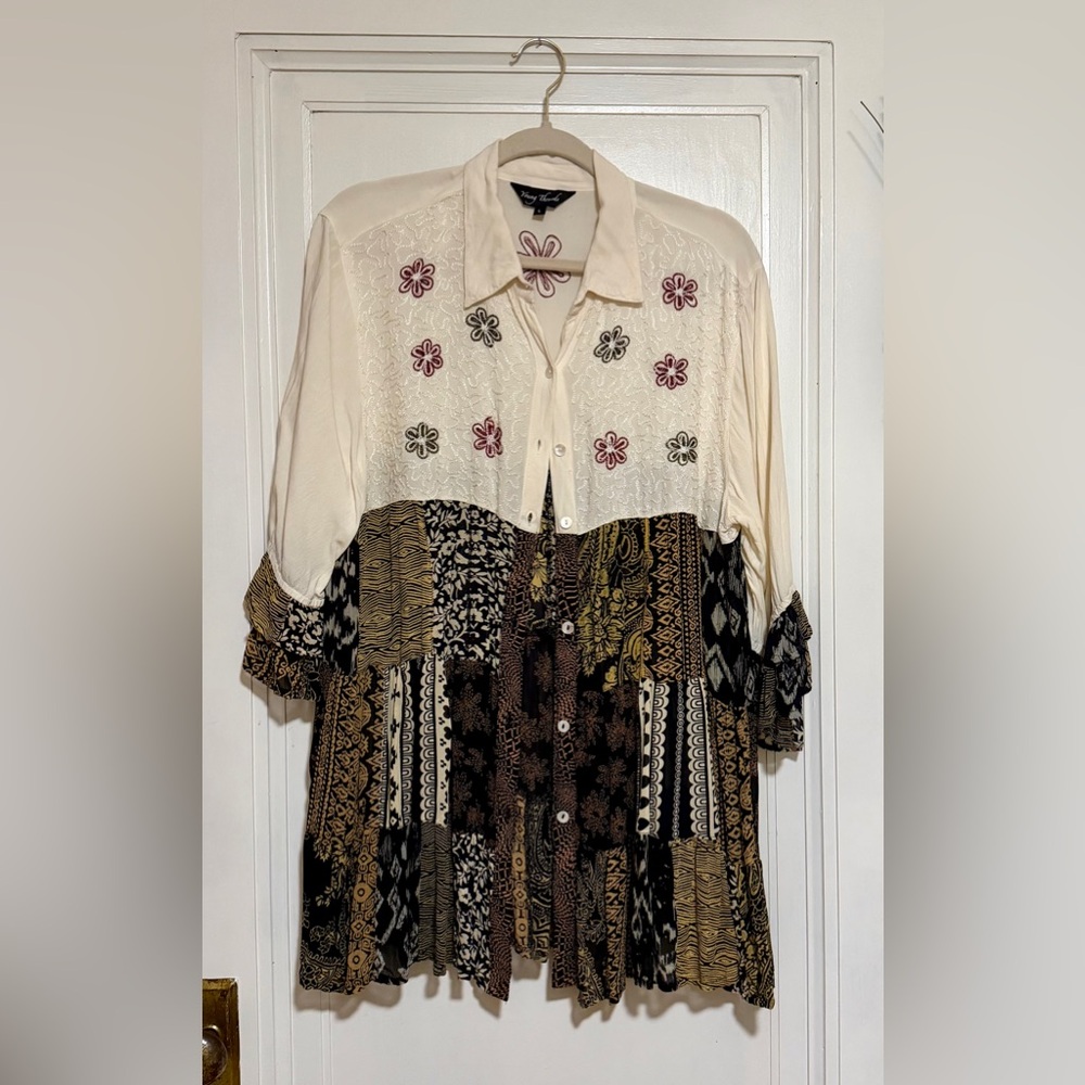 Young Threads Tunic Size Large